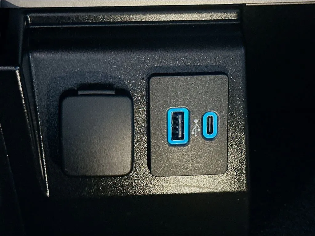 2023 Ford Explorer Limited - Photo 33