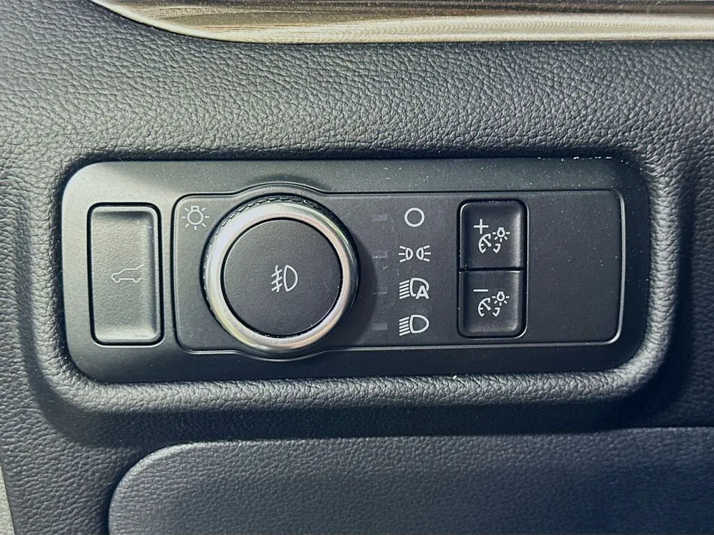 2023 Ford Explorer Limited - Photo 22