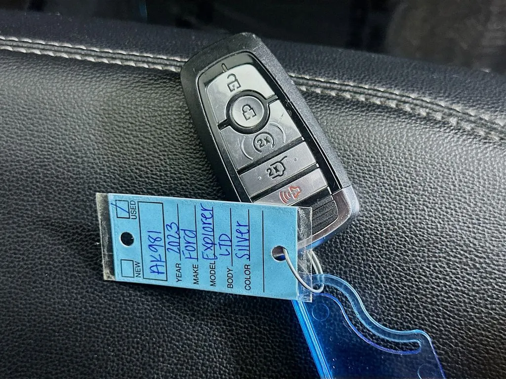 2023 Ford Explorer Limited - Photo 38