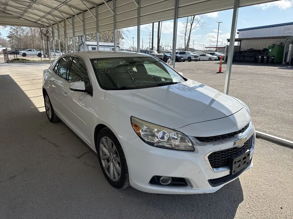 White 2015 Chevrolet Malibu LT for sale in Summerville, SC
