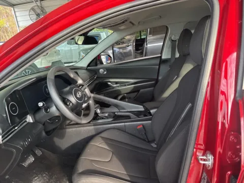 More photos of 2024 Hyundai Elantra SEL at Automaxx of the Carolinas, SC