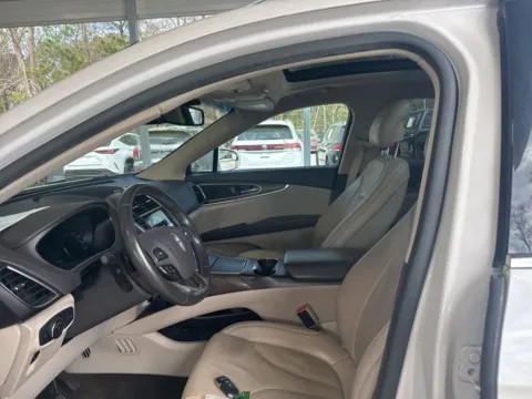 More photos of 2016 Lincoln MKX Select at Automaxx of the Carolinas, SC