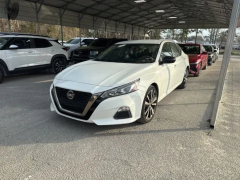 White 2019 Nissan Altima 2.5 SR for sale in Summerville, SC