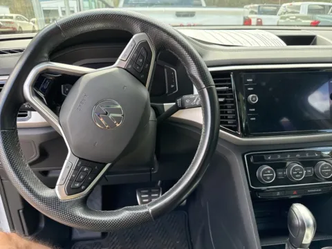 More photos of 2021 Volkswagen Atlas 3.6L V6 SEL Premium R-Line at Automaxx of the Carolinas, SC