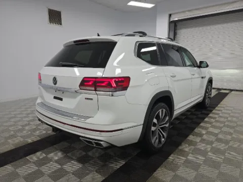 Another view of 2021 Volkswagen Atlas 3.6L V6 SEL Premium R-Line for sale in Summerville, SC at Automaxx of the Carolinas