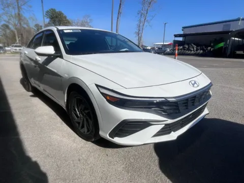 White 2024 Hyundai Elantra SEL for sale in Summerville, SC