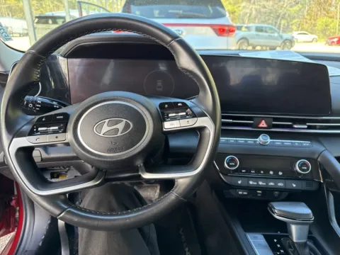More photos of 2024 Hyundai Elantra SEL at Automaxx of the Carolinas, SC