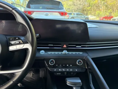 More photos of 2024 Hyundai Elantra SEL at Automaxx of the Carolinas, SC