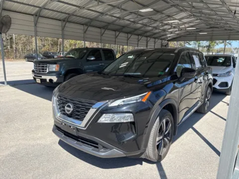 Black 2023 Nissan Rogue SL for sale in Summerville, SC