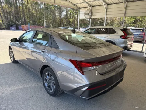 More photos of 2024 Hyundai Elantra SEL at Automaxx of the Carolinas, SC