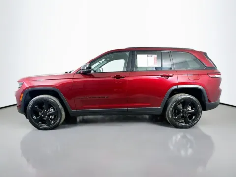 More photos of 2023 Jeep Grand Cherokee Altitude at Automaxx of the Carolinas, SC