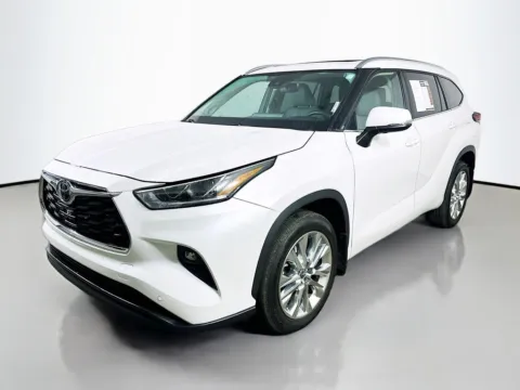 Another view of 2024 Toyota Highlander Limited for sale in Summerville, SC at Automaxx of the Carolinas