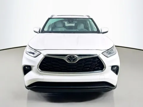 Photos of 2024 Toyota Highlander Limited for sale in Summerville, SC at Automaxx of the Carolinas