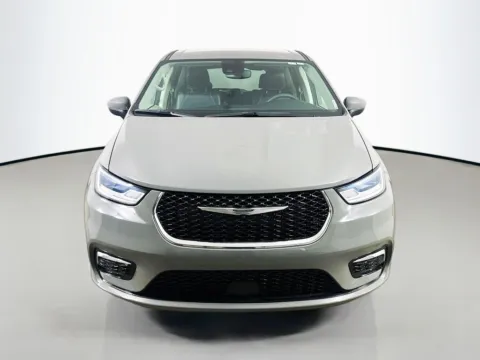 Photos of 2023 Chrysler Pacifica Touring L for sale in Summerville, SC at Automaxx of the Carolinas