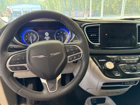 More photos of 2023 Chrysler Pacifica Touring L at Automaxx of the Carolinas, SC
