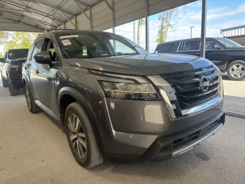 Photos of 2024 Nissan Pathfinder SL for sale in Summerville, SC at Automaxx of the Carolinas