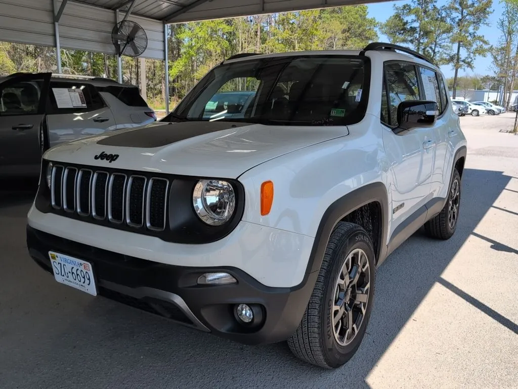 White 2023 Jeep Renegade Latitude for sale in Summerville, SC