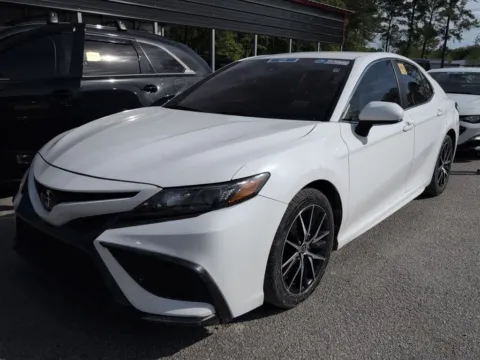 White 2021 Toyota Camry SE for sale in Summerville, SC