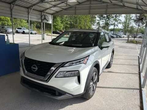 White 2023 Nissan Rogue SL for sale in Summerville, SC
