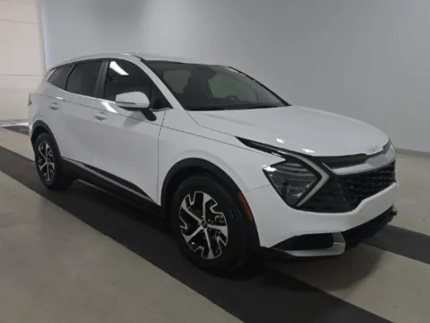 White 2025 Kia Sportage EX for sale in Summerville, SC