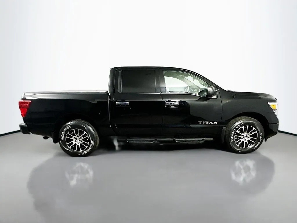 2021 Nissan Titan SV - Photo 7