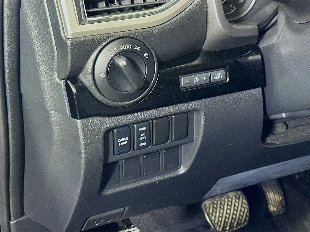 2021 Nissan Titan SV - Photo 21