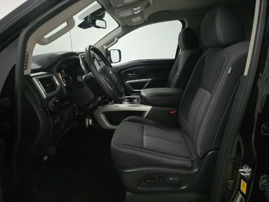 2021 Nissan Titan SV - Photo 6