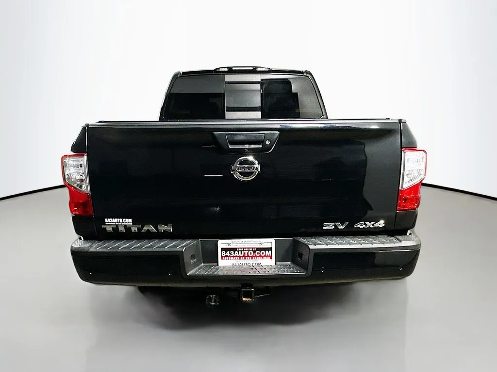 2021 Nissan Titan SV - Photo 6