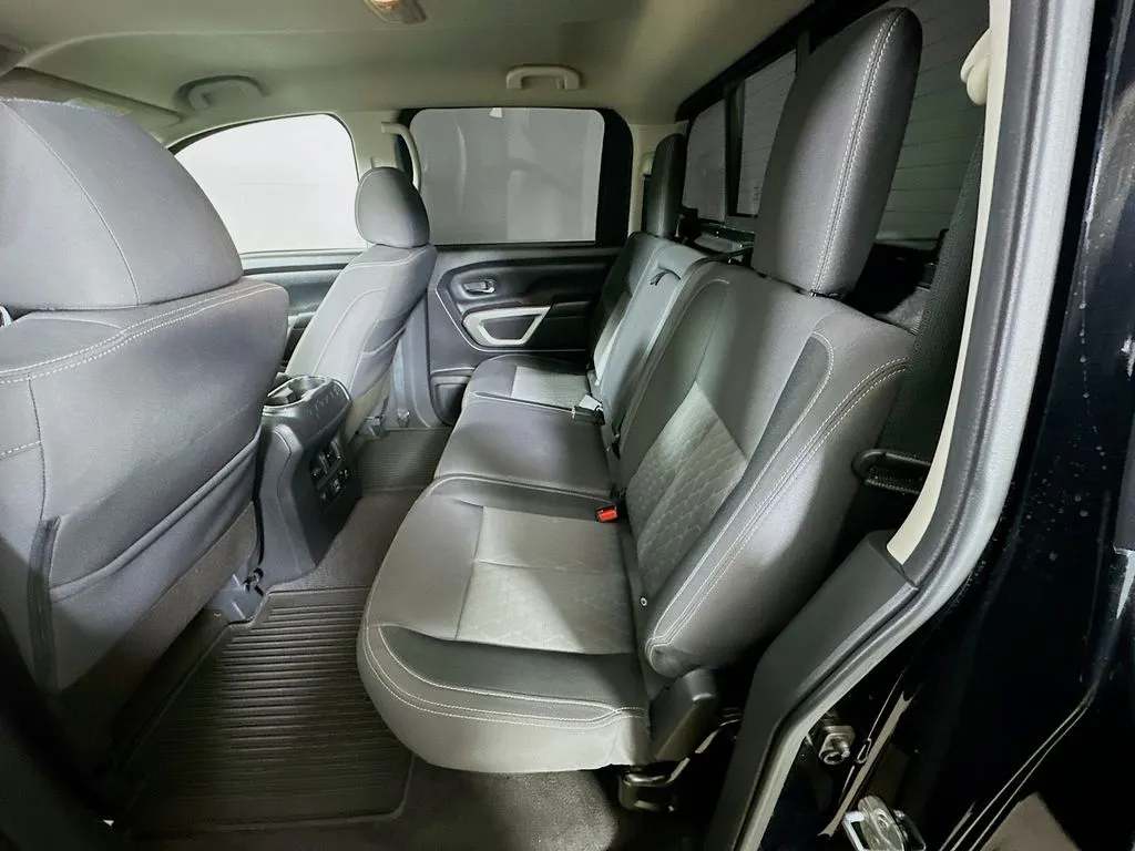 2021 Nissan Titan SV - Photo 14