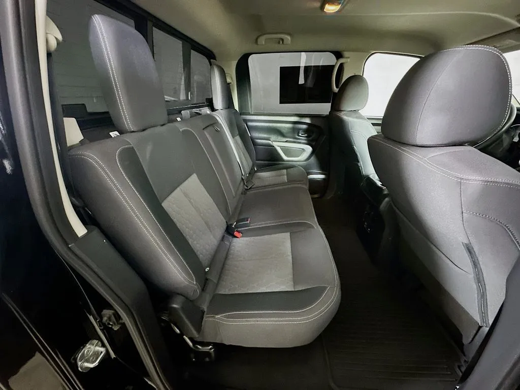 2021 Nissan Titan SV - Photo 11