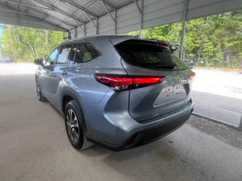 More photos of 2023 Toyota Highlander XLE at Automaxx of the Carolinas, SC