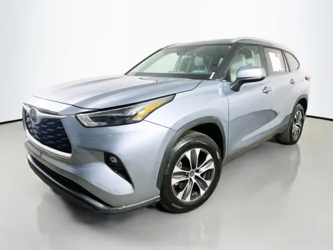 Photos of 2023 Toyota Highlander XLE for sale in Summerville, SC at Automaxx of the Carolinas