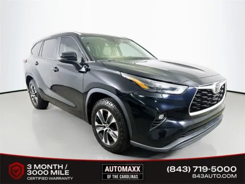 Black 2023 Toyota Highlander XLE for sale in Summerville, SC