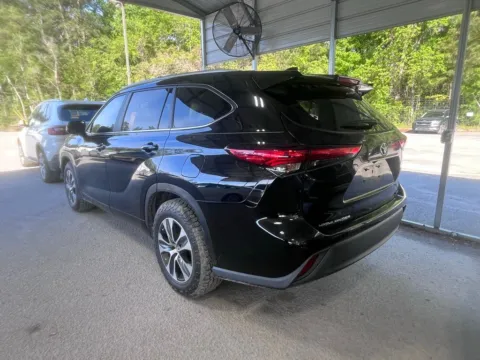 Another view of 2023 Toyota Highlander XLE for sale in Summerville, SC at Automaxx of the Carolinas