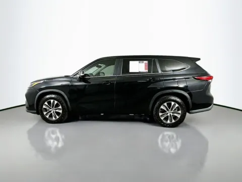 More photos of 2023 Toyota Highlander XLE at Automaxx of the Carolinas, SC