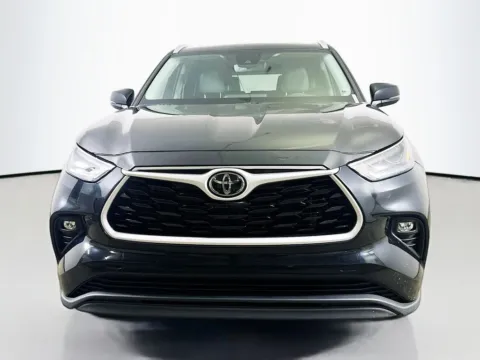 Photos of 2023 Toyota Highlander XLE for sale in Summerville, SC at Automaxx of the Carolinas