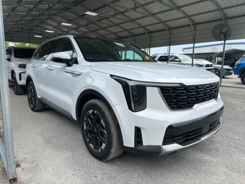 Photos of 2025 Kia Sorento S for sale in Summerville, SC at Automaxx of the Carolinas