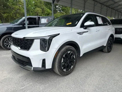 White 2025 Kia Sorento S for sale in Summerville, SC