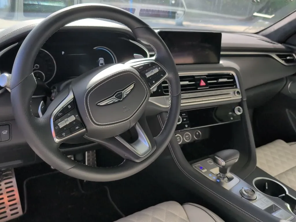 2025 GENESIS G70 Sport Advanced - Photo 8