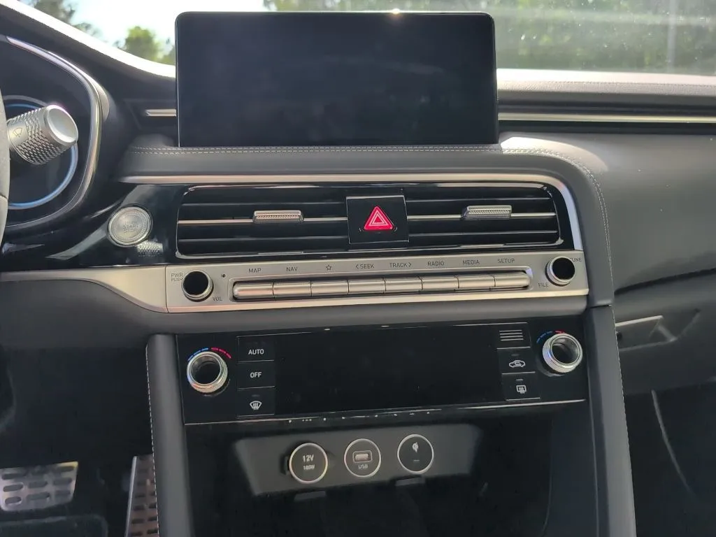 2025 GENESIS G70 Sport Advanced - Photo 9