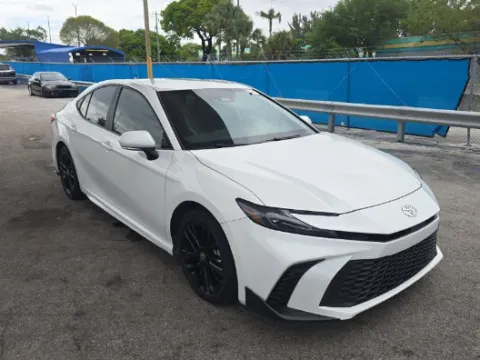 White 2025 Toyota Camry SE for sale in Summerville, SC