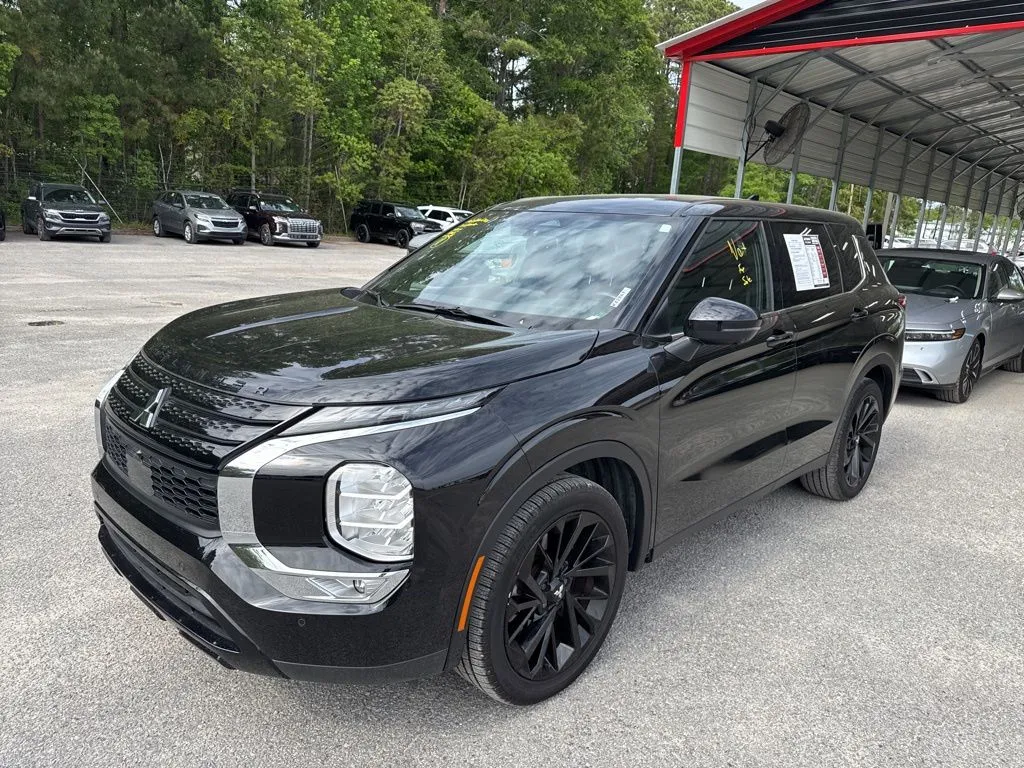 Silver 2023 Mitsubishi Outlander for sale in Summerville, SC