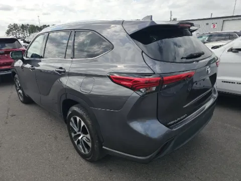 More photos of 2021 Toyota Highlander XLE at Automaxx of the Carolinas, SC