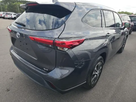 Another view of 2021 Toyota Highlander XLE for sale in Summerville, SC at Automaxx of the Carolinas