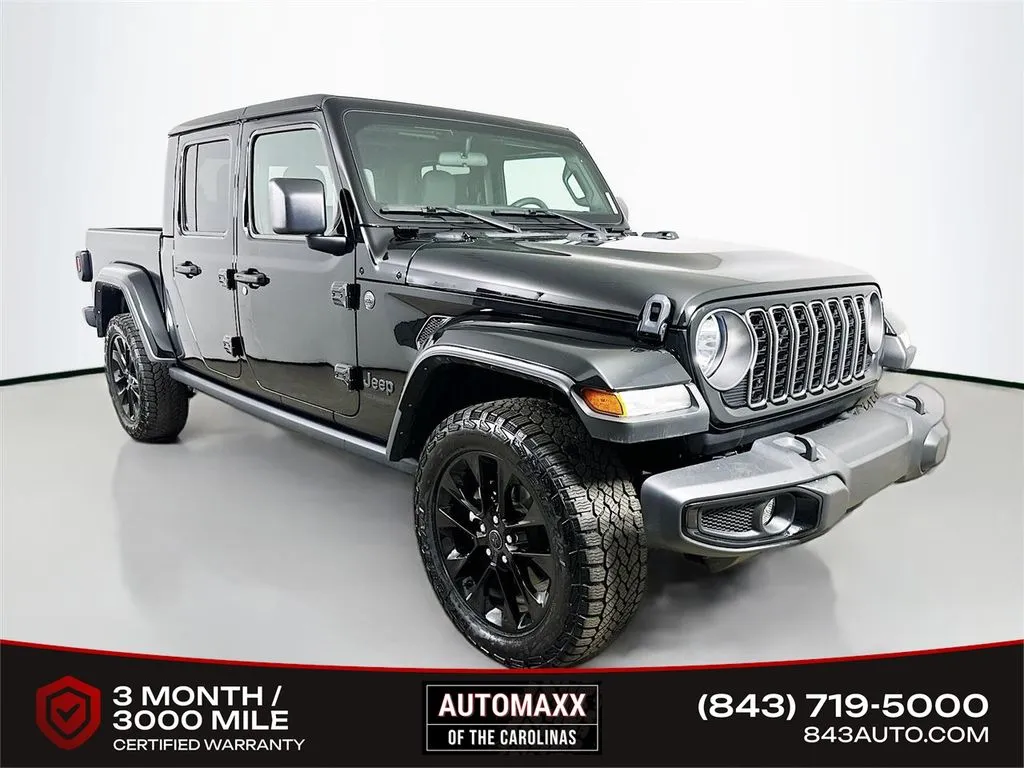 2024 Jeep Gladiator Nighthawk Auto's photo