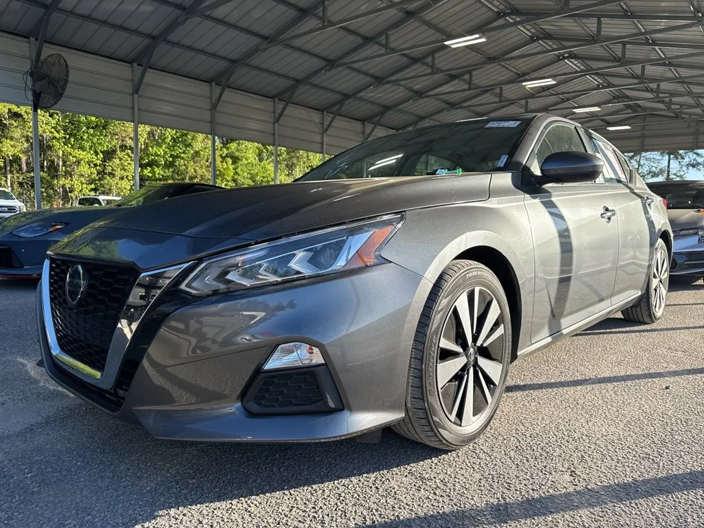 Gray 2022 Nissan Altima 2.5 SV for sale in Summerville, SC