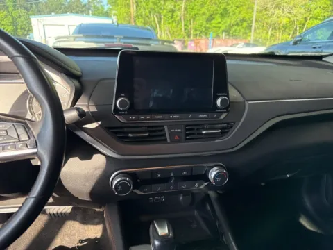 More photos of 2023 Nissan Altima 2.5 SR at Automaxx of the Carolinas, SC