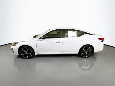 More photos of 2023 Nissan Altima 2.5 SR at Automaxx of the Carolinas, SC