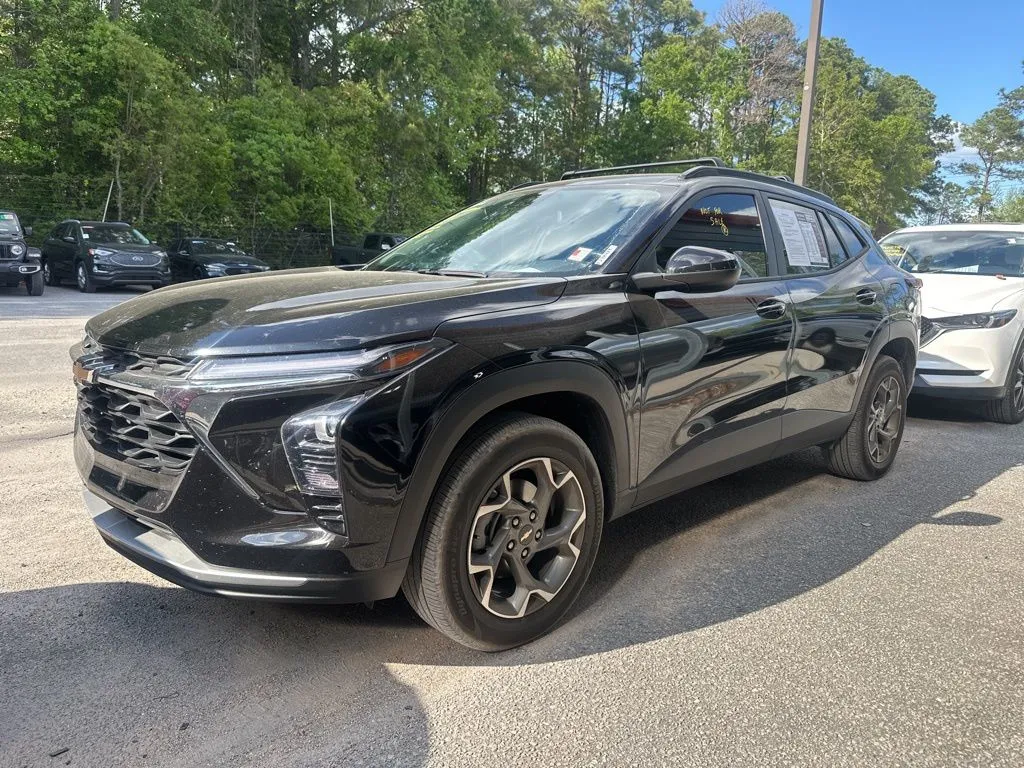 Black 2025 Chevrolet Trax LT for sale in Summerville, SC