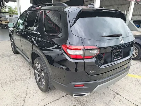 Another view of 2023 Honda Pilot Elite for sale in Summerville, SC at Automaxx of the Carolinas